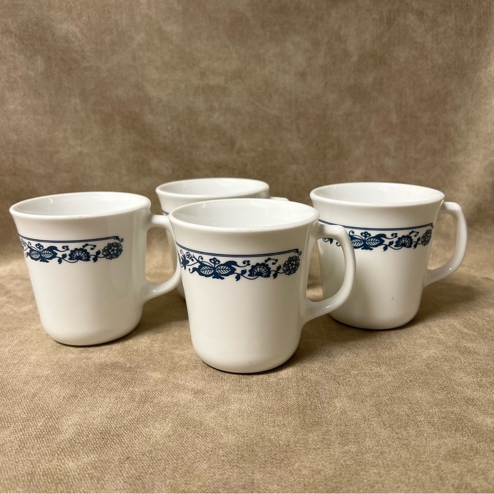 Corning USA Set of 4 Coffee Mugs/Cups Vintage Old Town Blue Blue Onion - Picture 2 of 6